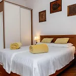 Apartment Charming Retreat In Old Town
