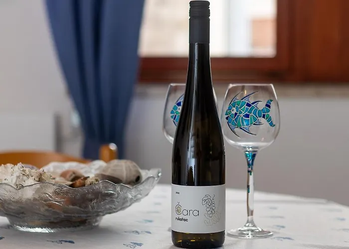 Charming Retreat In Old Town