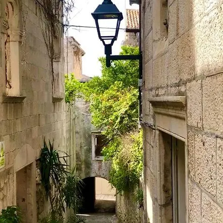 Charming Retreat In Old Town Lejlighed