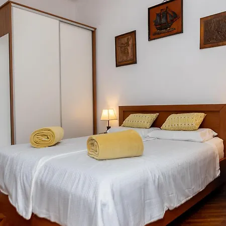 Apartment Charming Retreat In Old Town