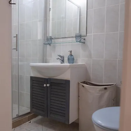 Charming Retreat In Old Town