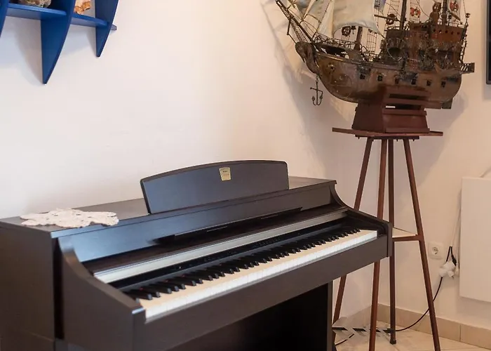 Апартаменты Charming Retreat In Old Town *