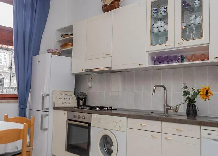 Апартаменты Charming Retreat In Old Town *