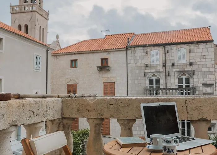 Charming Retreat In Old Town Апартаменты