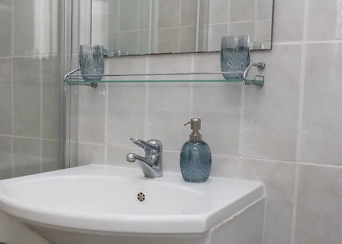 Charming Retreat In Old Town