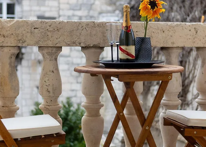 Charming Retreat In Old Town コルチュラ